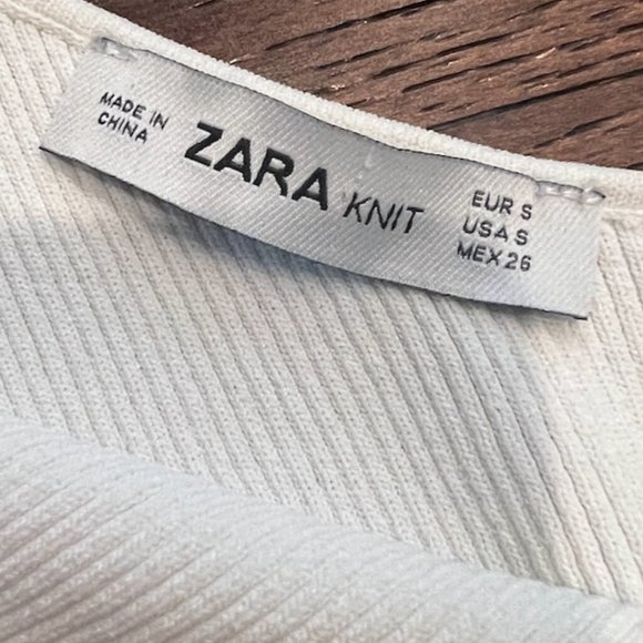 ZARA KNIT CUT-OUT SHOULDER SHORT SLEEVE SHIRT, SIZE US SMALL, WHITE - Picture 4 of 4